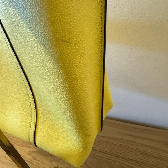 Authentic Tory Burch Triple Compartment Perry - Picture 4 of 14